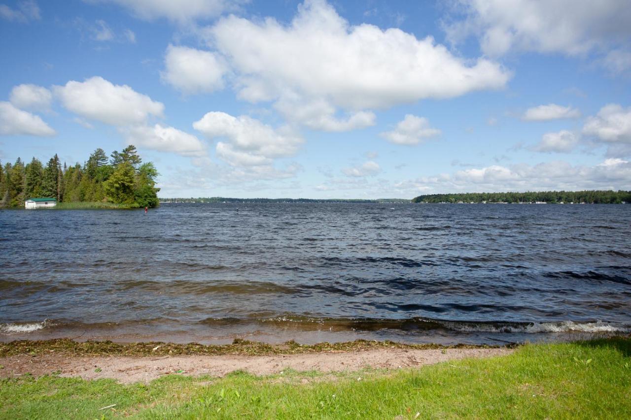 Fun Place With A Sandy Beach For Swimming, Boating, And Fishing, Featuring 3 Available Cabins Fenelon Falls Luaran gambar