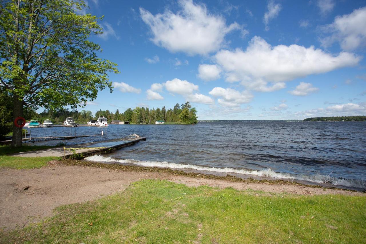 Fun Place With A Sandy Beach For Swimming, Boating, And Fishing, Featuring 3 Available Cabins Fenelon Falls Luaran gambar