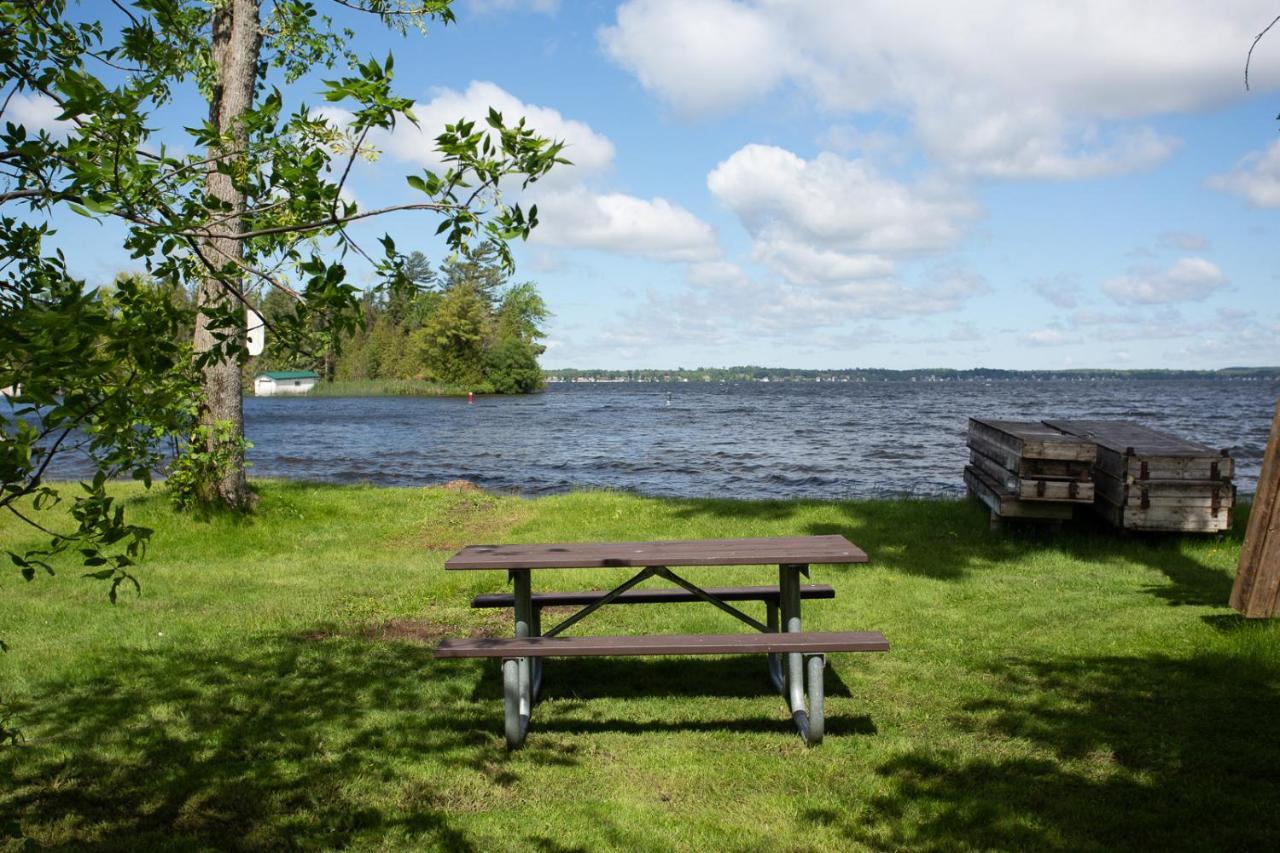 Fun Place With A Sandy Beach For Swimming, Boating, And Fishing, Featuring 3 Available Cabins Fenelon Falls Luaran gambar