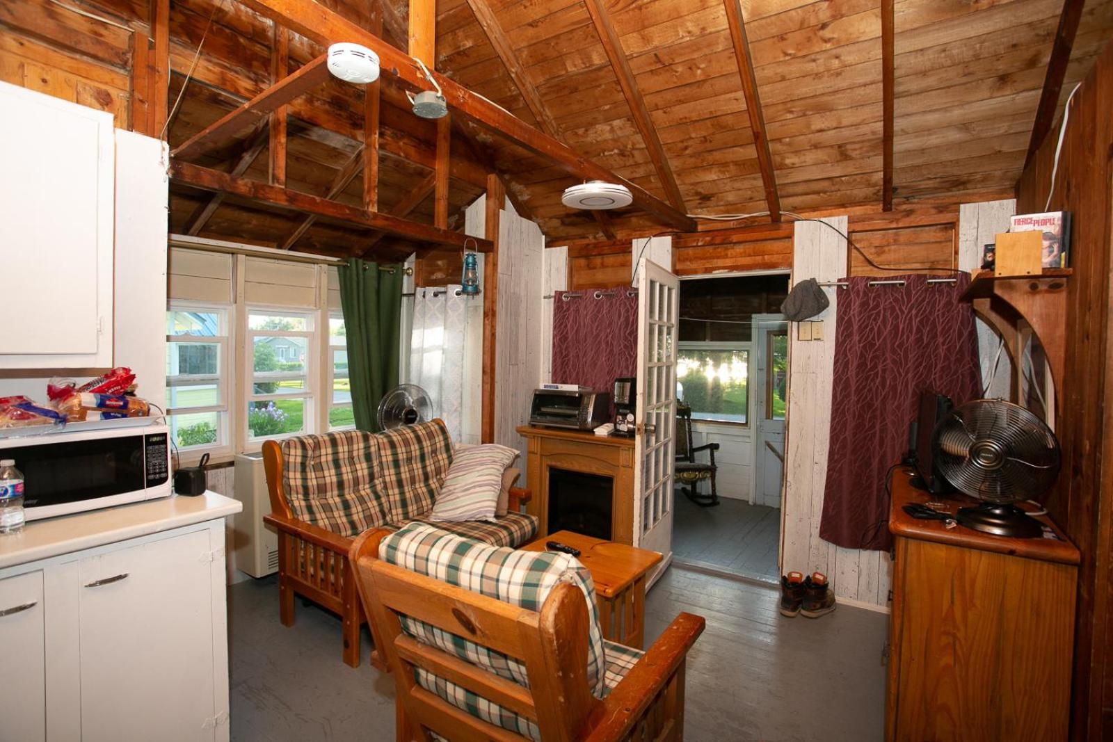 Fun Place With A Sandy Beach For Swimming, Boating, And Fishing, Featuring 3 Available Cabins Fenelon Falls Luaran gambar